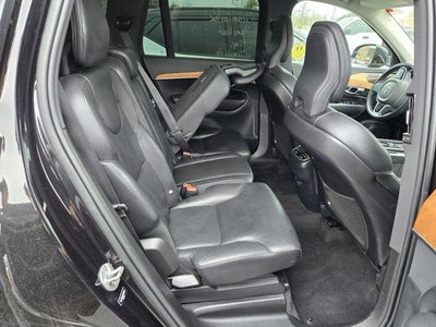 2022 Volvo XC90 T5 Momentum