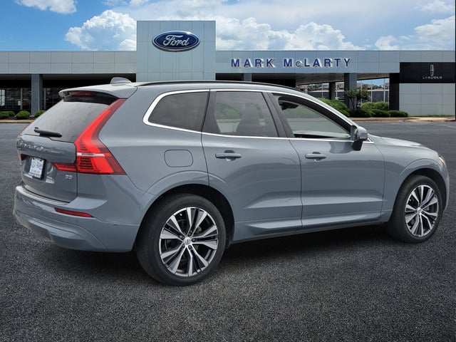 2022 Volvo XC60 B5 Momentum