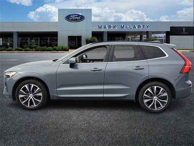 2022 Volvo XC60 B5 Momentum