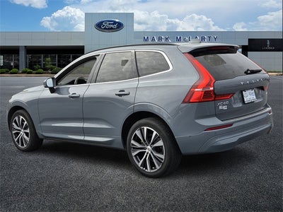 2022 Volvo XC60 B5 Momentum