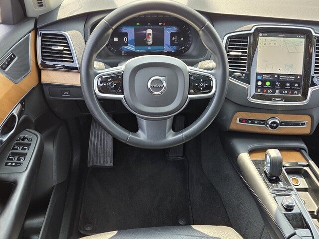 2023 Volvo XC90 B5 Plus