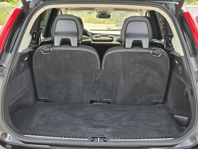 2023 Volvo XC90 B5 Plus