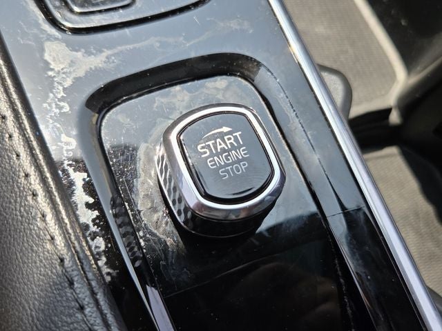 2023 Volvo XC90 B5 Plus