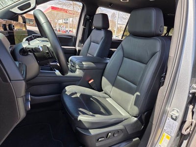 2025 Chevrolet Suburban LT