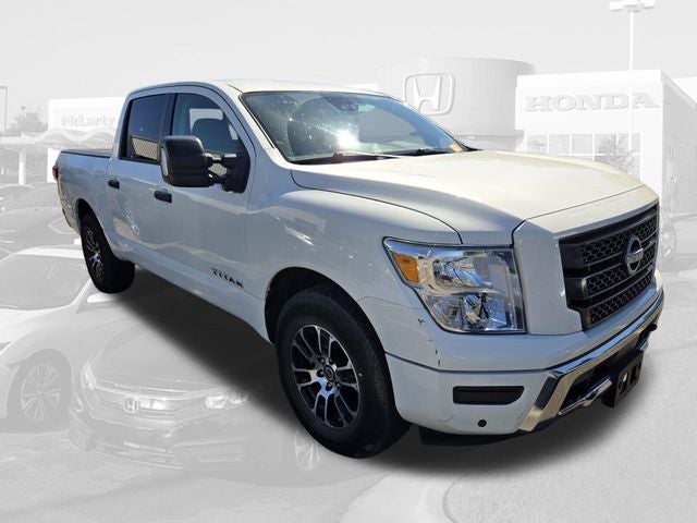 2024 Nissan Titan SV