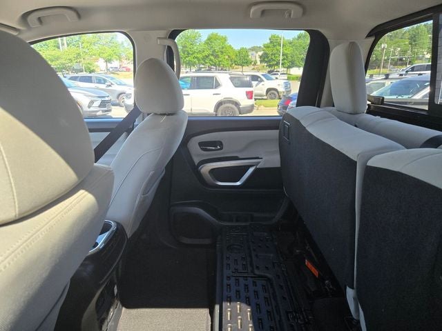 2024 Nissan Titan SV