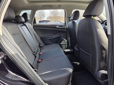 2025 Volkswagen Taos 1.5T SE Black