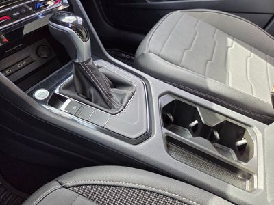 2025 Volkswagen Taos 1.5T SE Black