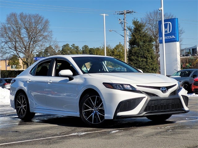 2024 Toyota Camry SE