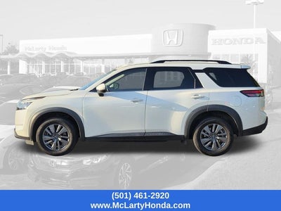 2024 Nissan Pathfinder SV