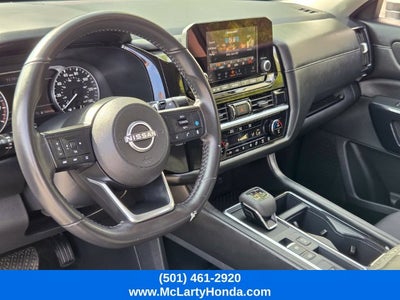 2024 Nissan Pathfinder SV