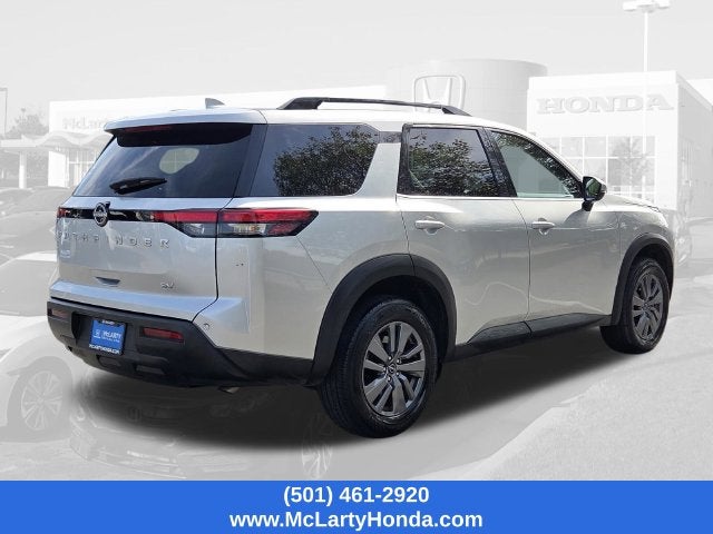 2024 Nissan Pathfinder SV