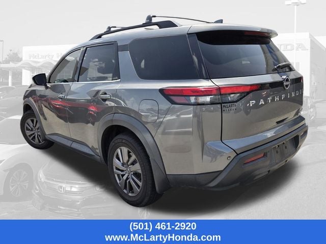 2022 Nissan Pathfinder SV