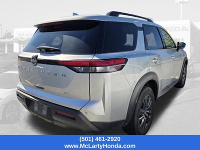 2024 Nissan Pathfinder SV