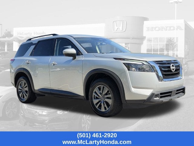 2024 Nissan Pathfinder SV