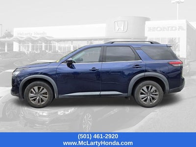 2022 Nissan Pathfinder SV