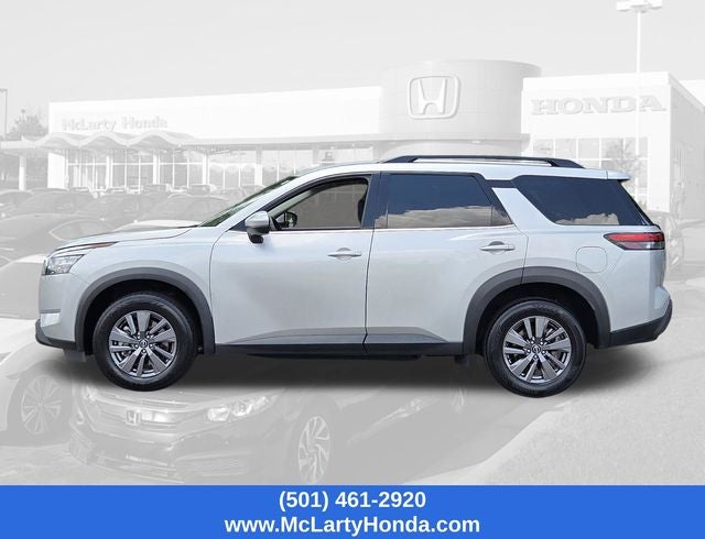 2025 Nissan Pathfinder SV