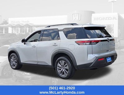 2025 Nissan Pathfinder SV