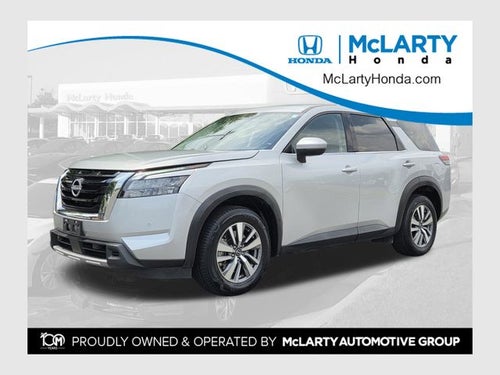2025 Nissan Pathfinder SL