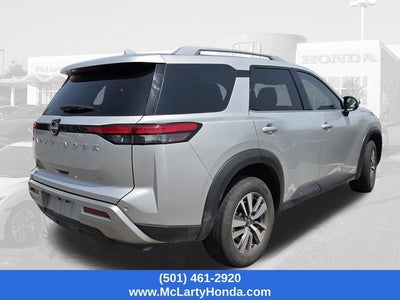 2025 Nissan Pathfinder SL