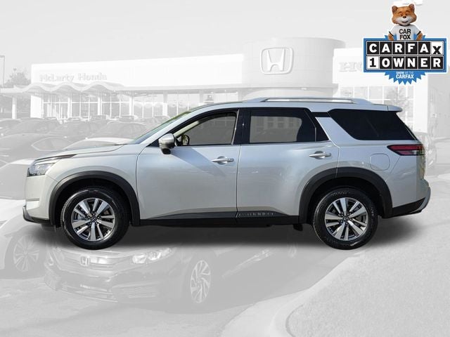 2025 Nissan Pathfinder SL