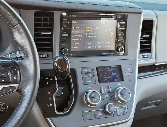 2020 Toyota Sienna XLE