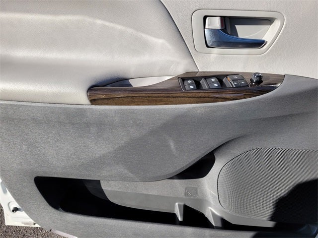 2020 Toyota Sienna XLE