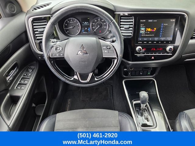 2020 Mitsubishi Outlander Base