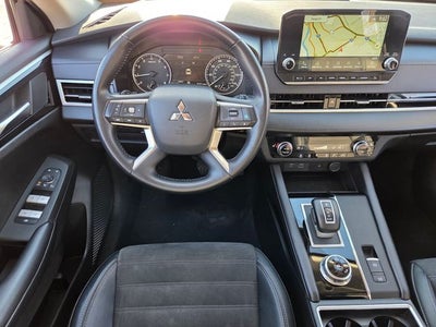2024 Mitsubishi Outlander SE