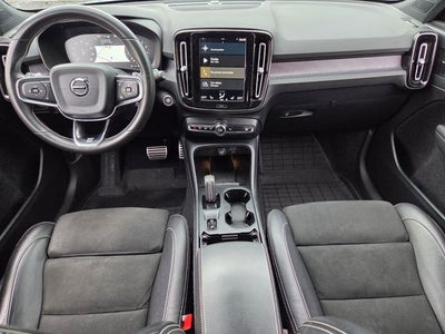 2020 Volvo XC40 R-Design