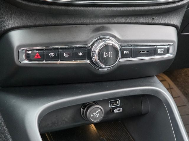 2020 Volvo XC40 R-Design