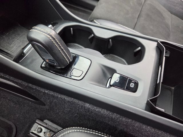 2020 Volvo XC40 R-Design