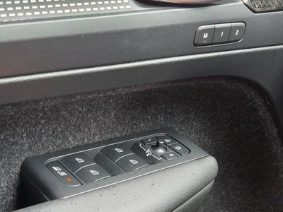 2020 Volvo XC40 R-Design