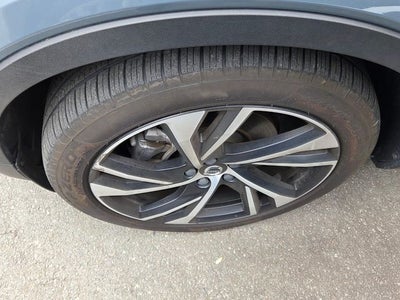 2020 Volvo XC40 R-Design