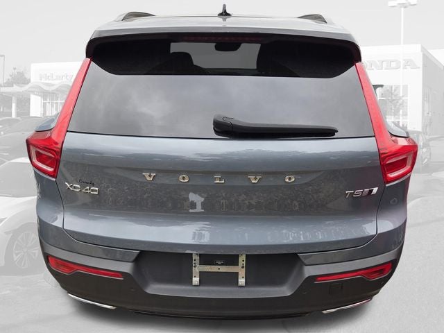 2020 Volvo XC40 R-Design