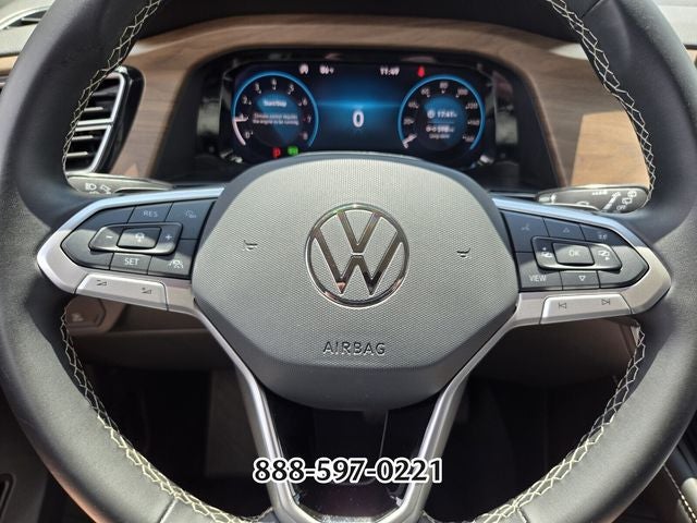 2025 Volkswagen Atlas 2.0T SE w/Technology