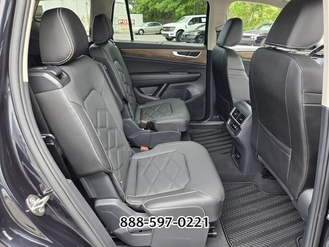 2025 Volkswagen Atlas 2.0T SE w/Technology