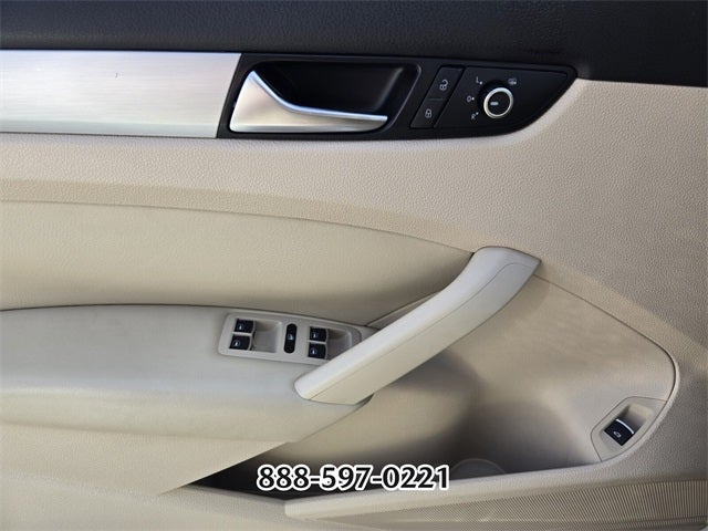 2013 Volkswagen Passat TDI SE w/Sunroof