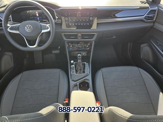 2026 Volkswagen Taos 1.5T SE Black
