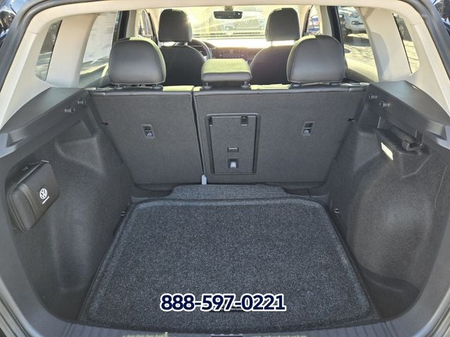 2026 Volkswagen Taos 1.5T SE Black