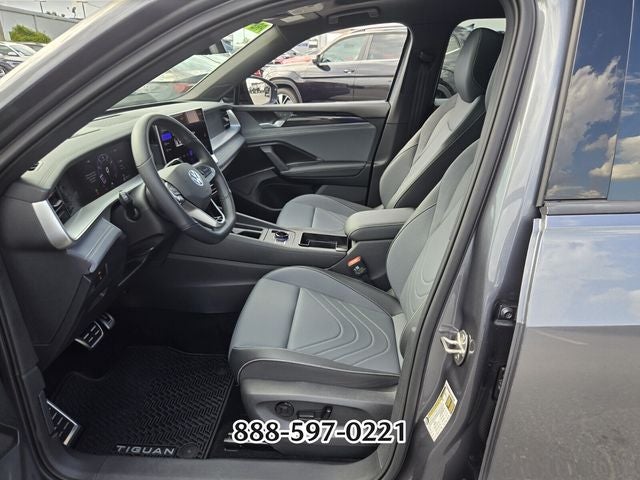 2025 Volkswagen Tiguan 2.0T SE R-Line Black