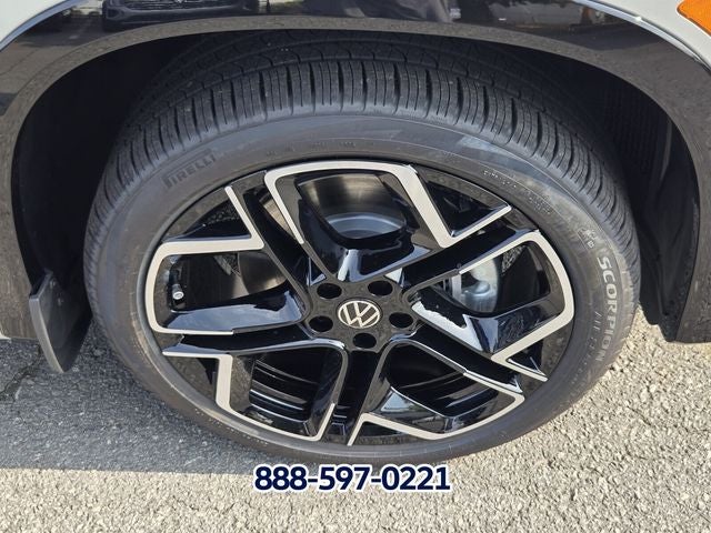 2026 Volkswagen Tiguan 2.0T SEL R-Line