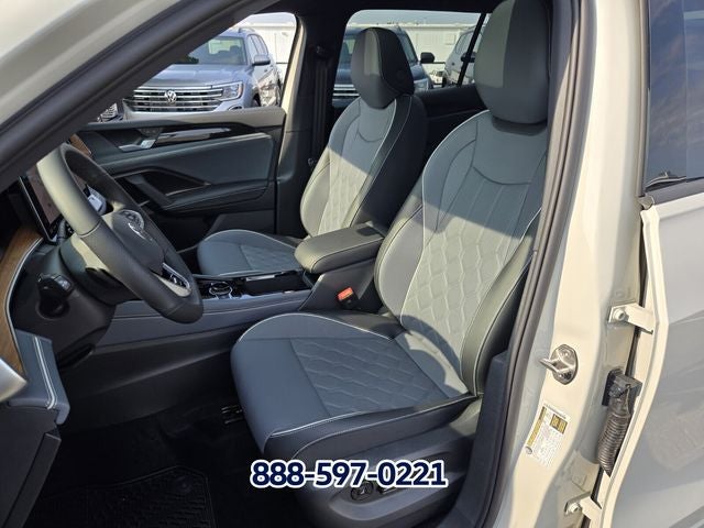 2026 Volkswagen Tiguan 2.0T SEL R-Line