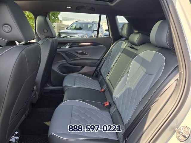 2026 Volkswagen Tiguan 2.0T SEL R-Line