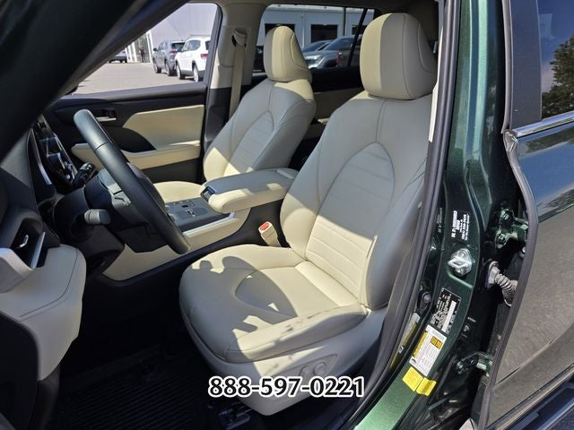 2025 Toyota Highlander Hybrid XLE