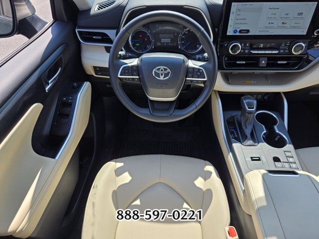 2025 Toyota Highlander Hybrid XLE