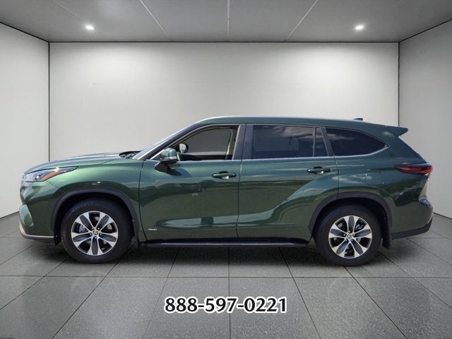 2025 Toyota Highlander Hybrid XLE