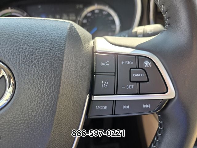 2025 Toyota Highlander Hybrid XLE