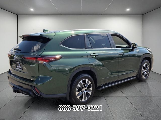2025 Toyota Highlander Hybrid XLE
