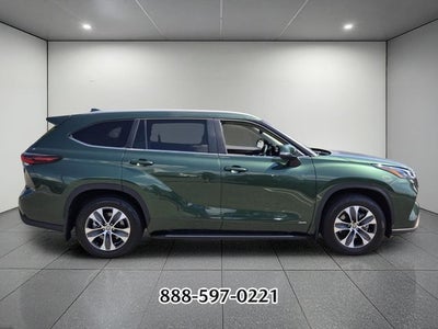 2025 Toyota Highlander Hybrid XLE